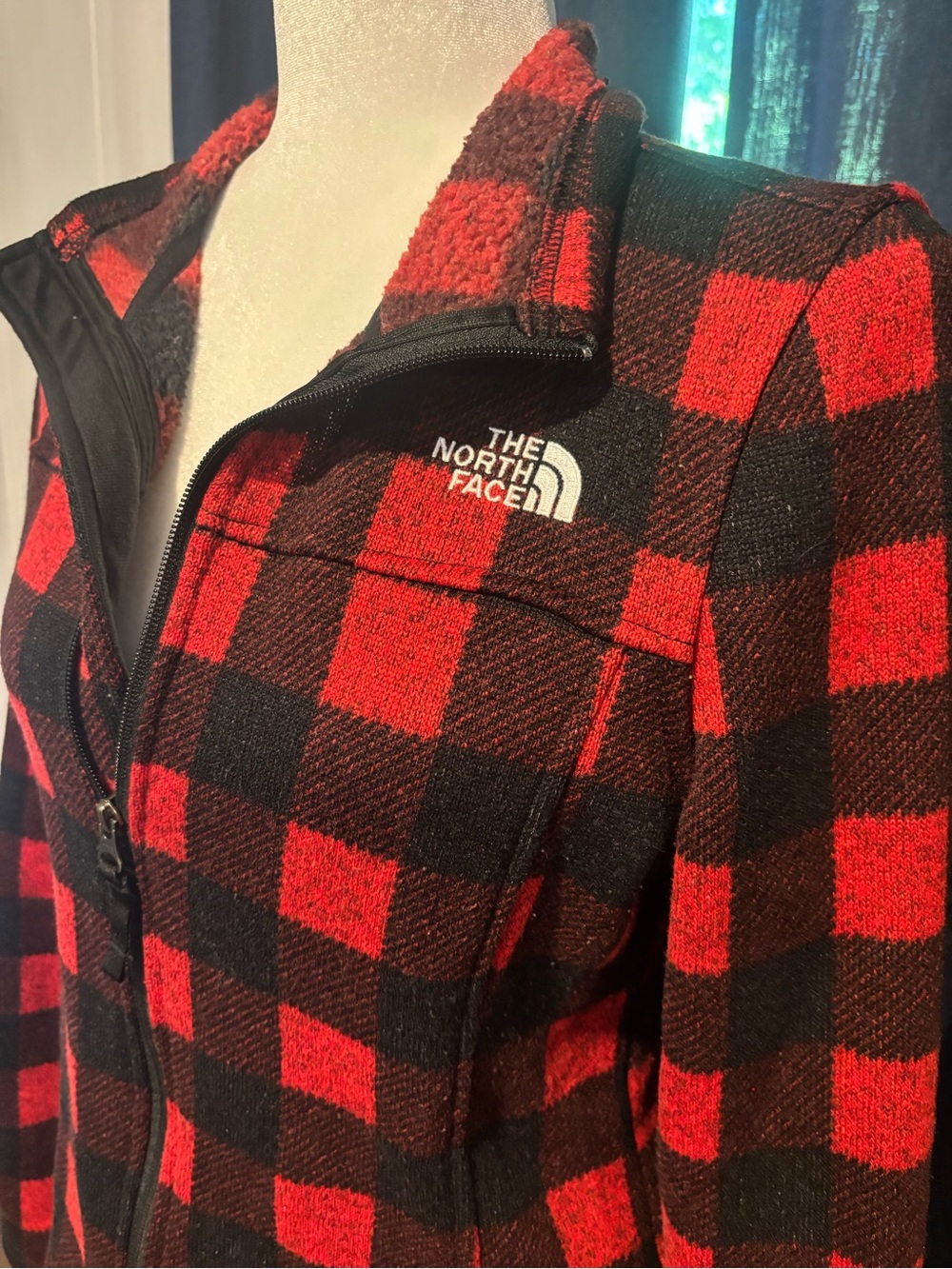 The North Face Women's Red & Black Buffalo Plaid Fleece Jacket - Picture 2 of 6